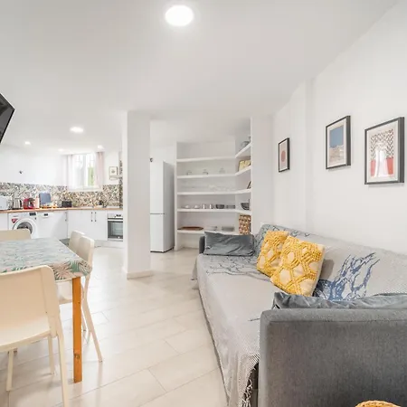 A Terrace With Sea View, 2 Bedrooms In * Бенальмадена